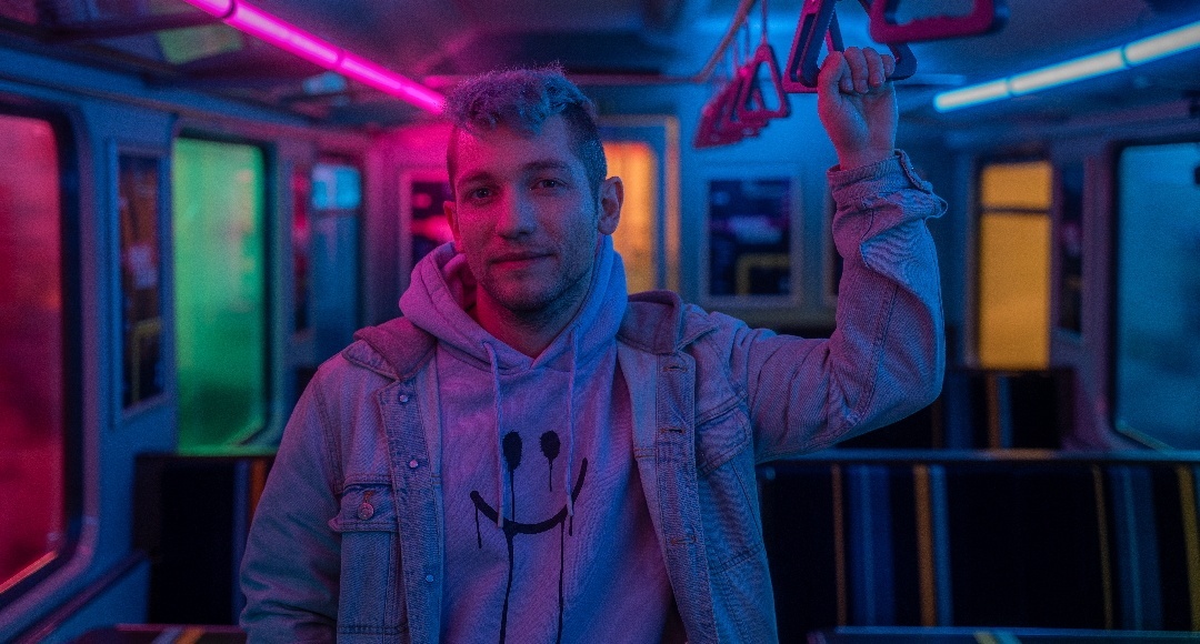 Produktionsfirma i&u bringt YouTubeStar Rezo ins Fernsehen zu Amazon